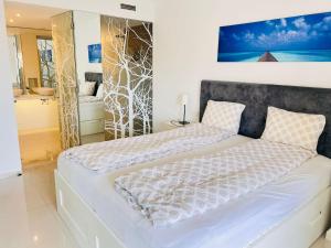 Zenia Beach 8 sleeps - Private pool