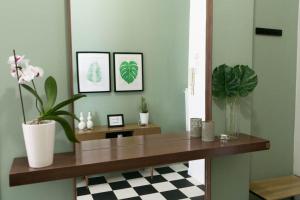 Artistic Acropolis apartment