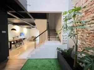 Galaria 4BR 17Pax NearTC, DinosaurLand, PS4, Netflix - Kampong Alor Akar