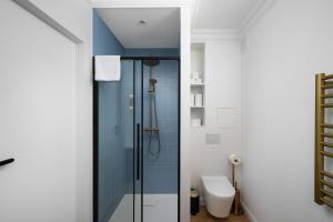 Hoża Modern Apartment by BookingHost