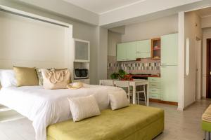 Carmel by the Sea-Giardini Naxos