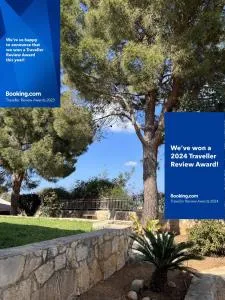 The Twin Pines Home - Kambánion