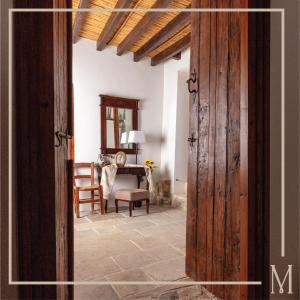 Melissothea Stone Suites