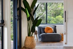BUNGALOW1six