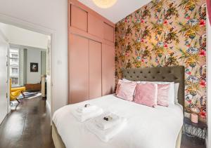 Chelsea Art Deco Balcony Suite
