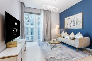 STAY BY LATINEM Luxury 1BR Holiday Home CVR A2403 near Burj Khalifa