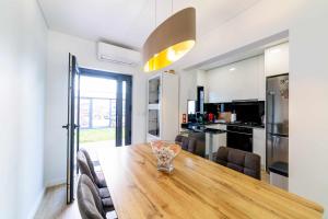 MY HOME IS YOUR HOME Viana House