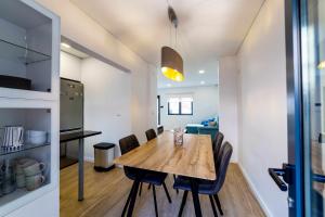 MY HOME IS YOUR HOME Viana House