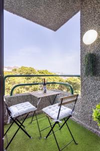 Home2Book Stylish & Luminous Apt Santa Cruz Center