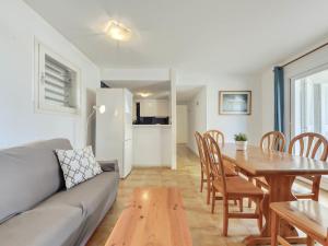 Apartment Platja de Roses-4 by Interhome