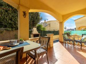 Holiday Home Sally by Interhome