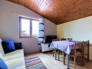 Apartment Ruža 2 by Interhome