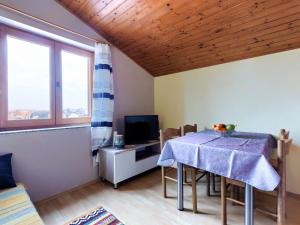 Apartment Ruža 2 by Interhome