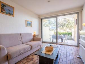 Studio Les Louvans-3 by Interhome