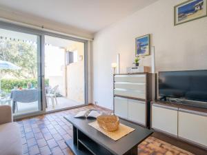 Studio Les Louvans-3 by Interhome