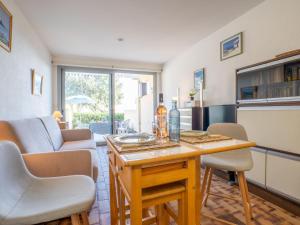 Studio Les Louvans-3 by Interhome