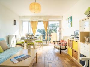 Apartment Les Louvans-4 by Interhome