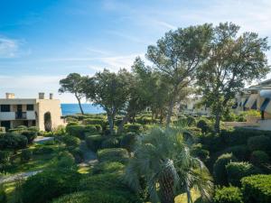 Apartment Les Louvans-4 by Interhome