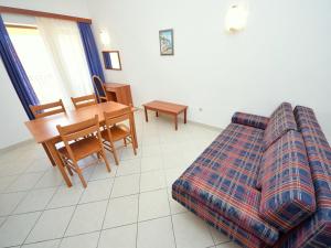 Apartment Meridiana-6 by Interhome