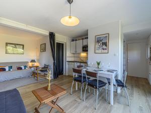 Apartment Océania II-1 by Interhome