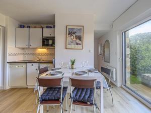 Apartment Océania II-1 by Interhome