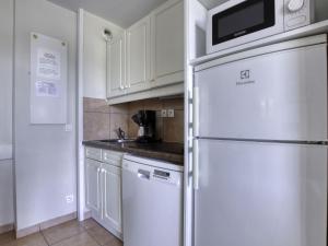 Apartment Les Rivages de Coudoulière-31 by Interhome