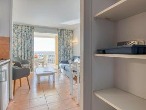 Apartment Les Rivages de Coudoulière-19 by Interhome