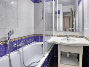 Appartements Apartment Les Rivages de Coudouliere-19 by Interhome : photos des chambres