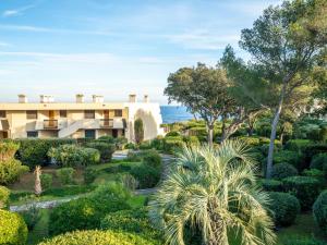 Studio Les Louvans-9 by Interhome