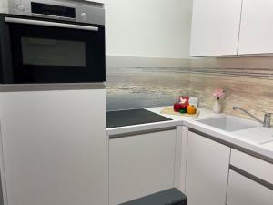 Apartment Les Jardins du Port-10 by Interhome