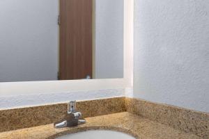 Queen Room with Two Queen Beds - Non-Smoking room in Microtel Inn and Suites - Zephyrhills