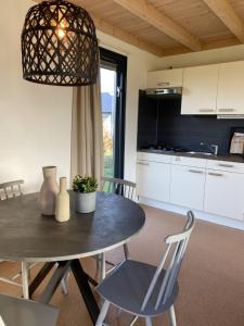 Holiday Home 4-persoons Doutzen by Interhome