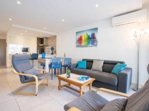 Apartment Les Louvans-10 by Interhome