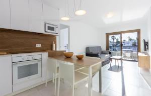 Cozy Apartment In Orihuela With Wifi