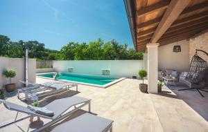 Stunning Home In Krnica With Wifi