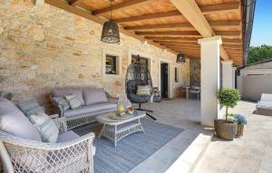 Stunning Home In Krnica With Wifi