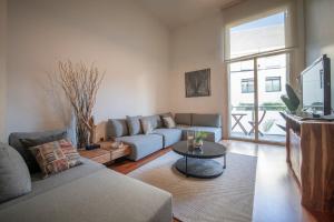Four-Bedroom Apartment - Ronda Sant Pere 3 room in You Stylish City Centre Apartments