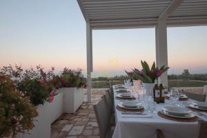 TD Tenuta Donna Madia Sea View Pool Over Vineyard
