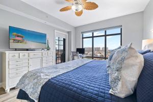 Luxury Condo at Cape Harbour Marina, Water Views!