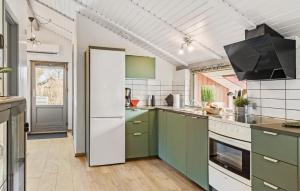 Beautiful Home In Ulfborg With Wifi