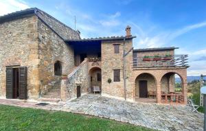 Lovely Apartment In Volterra With Wifi