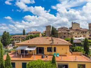Apartment Casa Lensi by Interhome