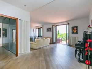 Apartment Casa Lensi by Interhome