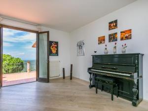 Apartment Casa Lensi by Interhome