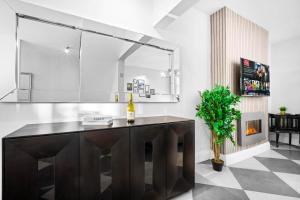 Stylish 4 Bedroom Townhouse - Edgbaston - Near Birmingham City Centre - Sleeps 8 - Parking - 578P