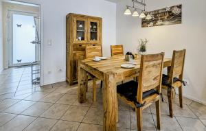 2 Bedroom Gorgeous Apartment In Rechlin