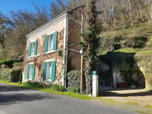 Maison troglodytique avec WiFi, barbecue et cheminée - FR-1-410-156 - Saint-Germain-dʼArcé