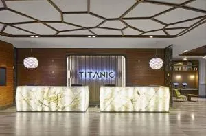 TITANIC Chaussee Berlin - Вандліц