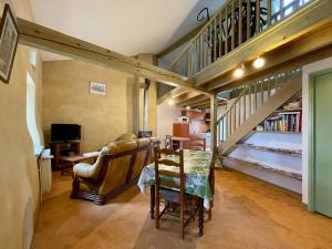 Charmant Gîte à Lavaudieu avec Terrasse, Proche Sites Touristiques et Commerces - FR-1-582-219