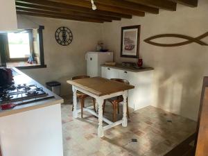 Maisons de vacances Gite Saint-Mars-sous-Ballon, 2 pieces, 5 personnes - FR-1-410-414 : photos des chambres